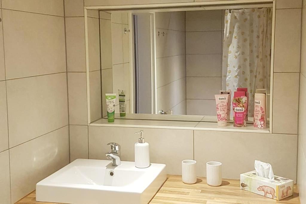 Ferienwohnung Zwischen Weinheim Und Hemsbach Exterior foto